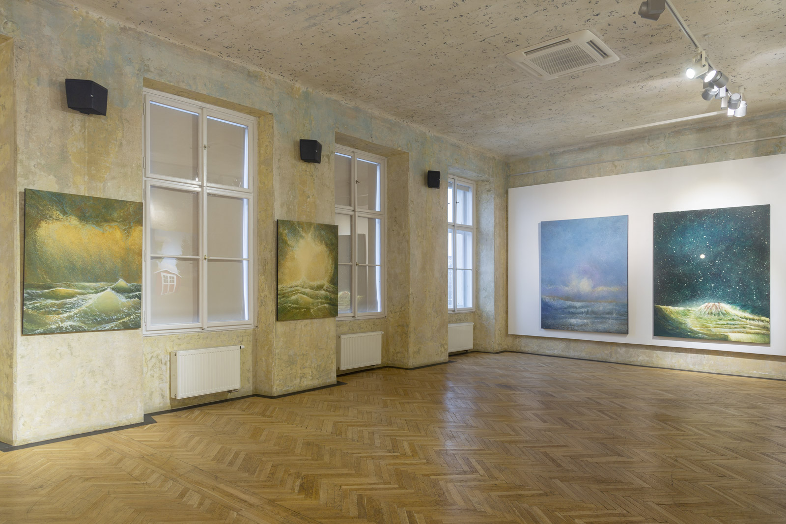 Uwe Hand installation view in SmetanaQ